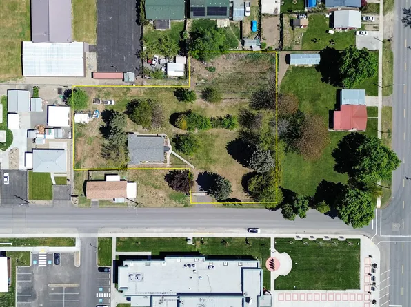 218 2nd Ave, Granger, WA 98932