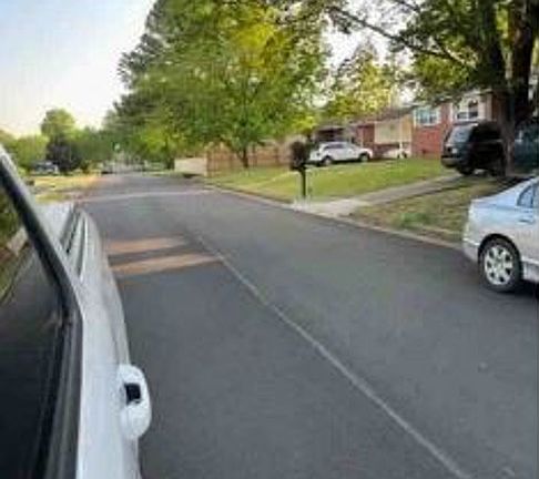 Exterior Neighborhood (street photo)