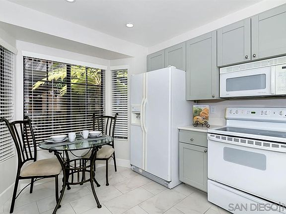 5th image of 8870 Villa La Jolla Dr Unit 216