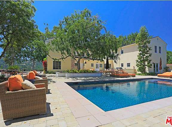 4th image of 21275 Colina Dr