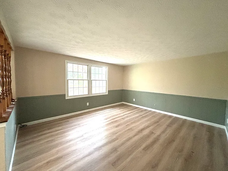 5835 Woodpine Ct — Photo 7