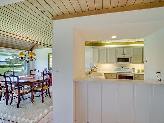5th image of 107 Spyglass Ln #A