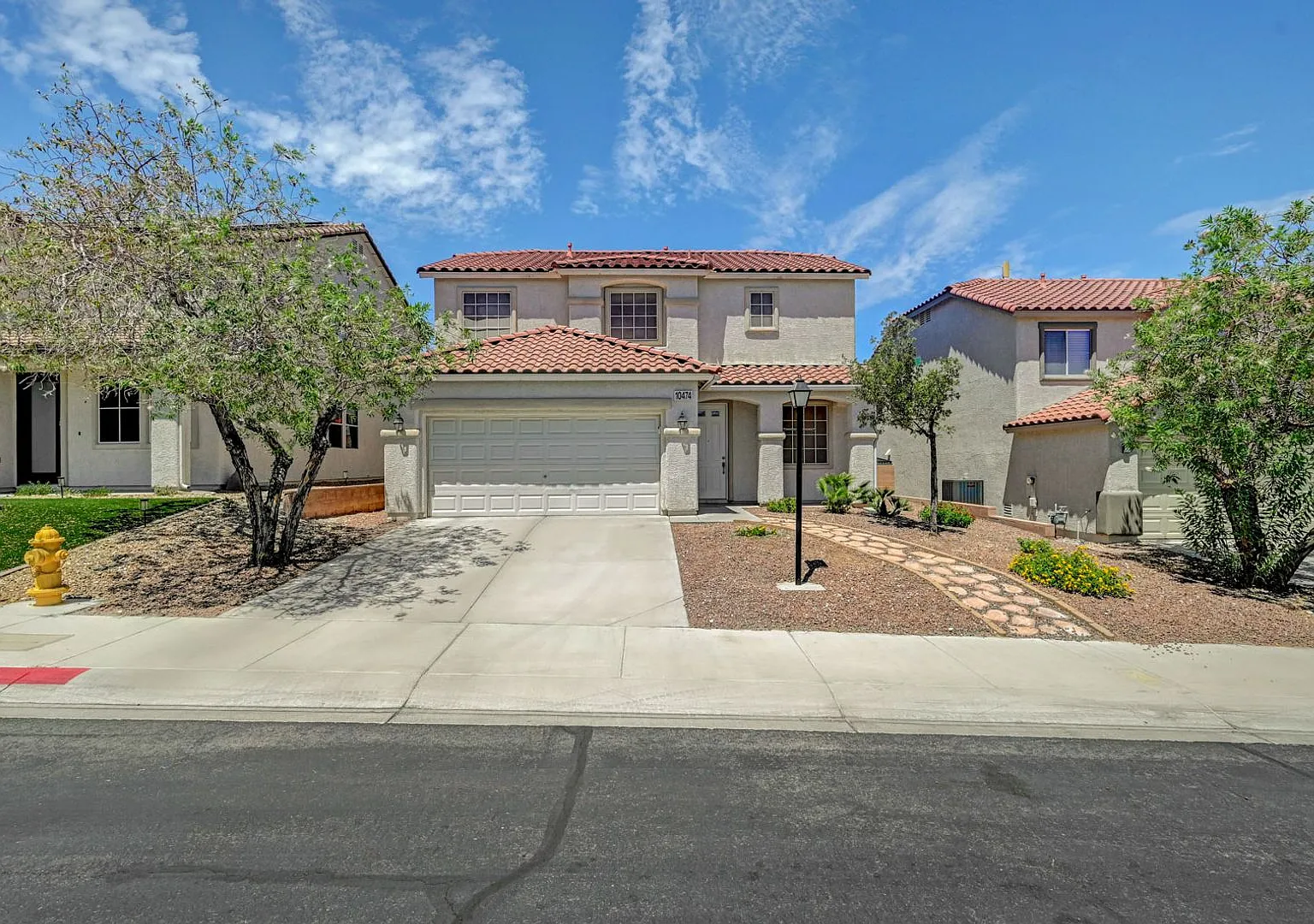 This delightful two-story 3 bedrooms 2.5 Baths home offers a generous 2,024 square feet of living... — Photo 1