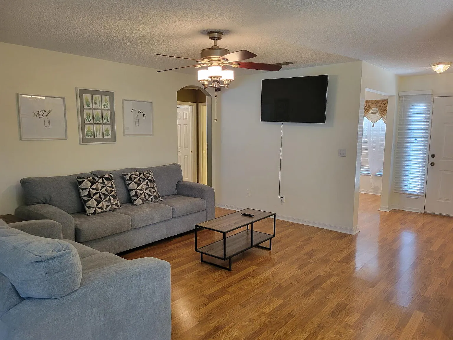 2 bed, 2.0 bath, 1334 sqft, $2,200 — Photo 4
