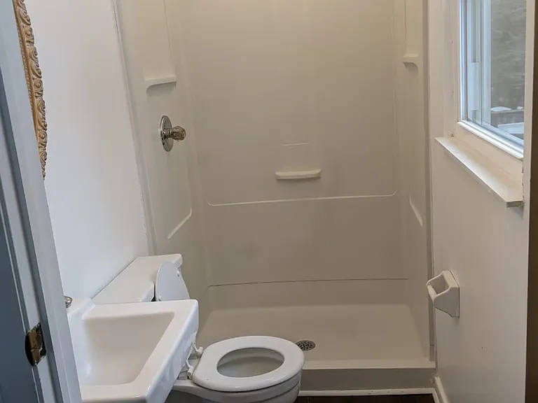 Master Bedroom Bathroom
