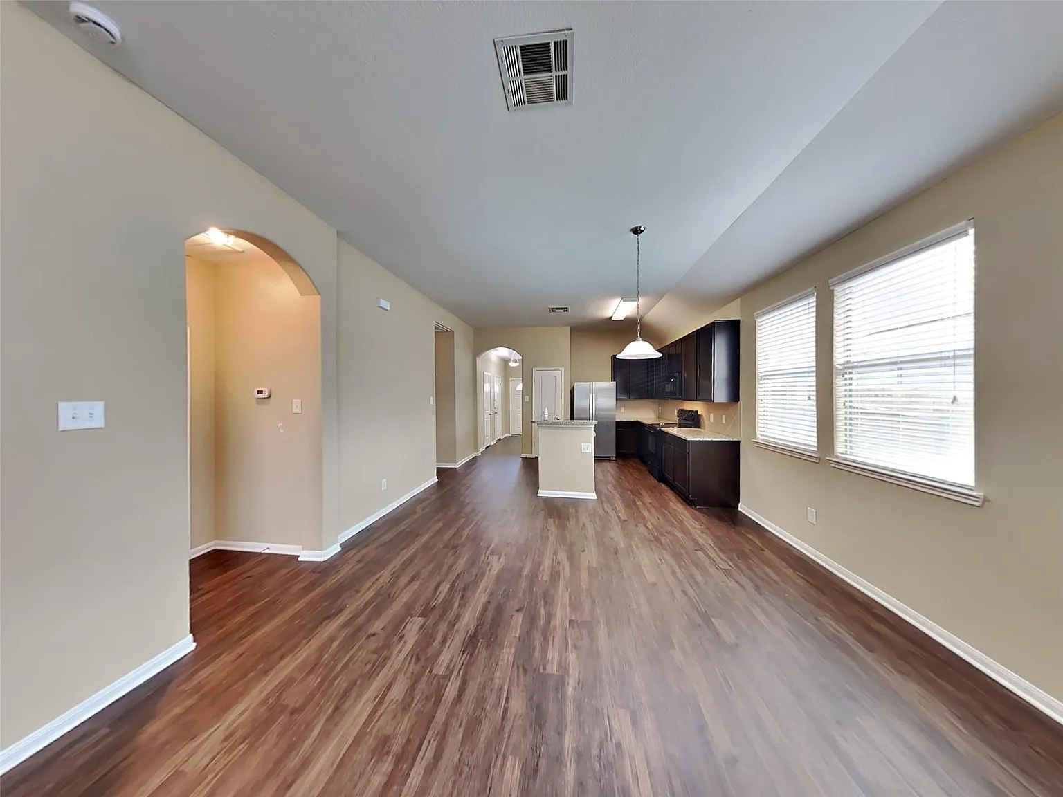 3 bed, 2.0 bath, 1520 sqft, $1,680 — Photo 4