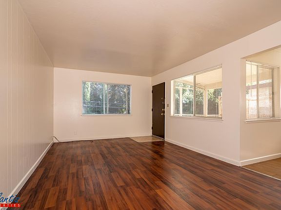 2nd image of 4734 Hamilton Ave APT 10