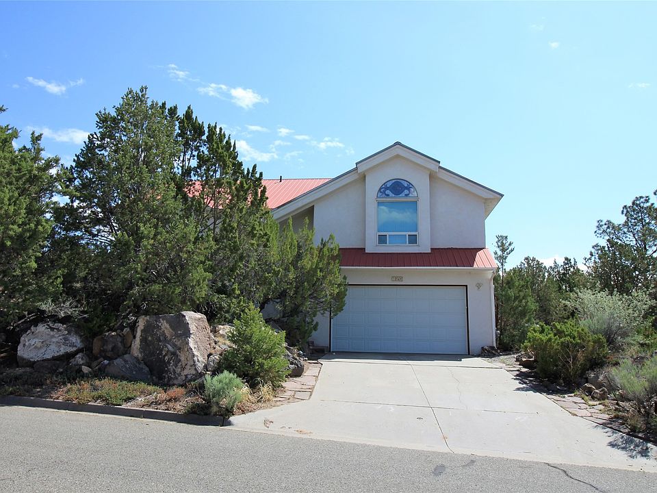 1st image of 24 Grand Canyon Dr