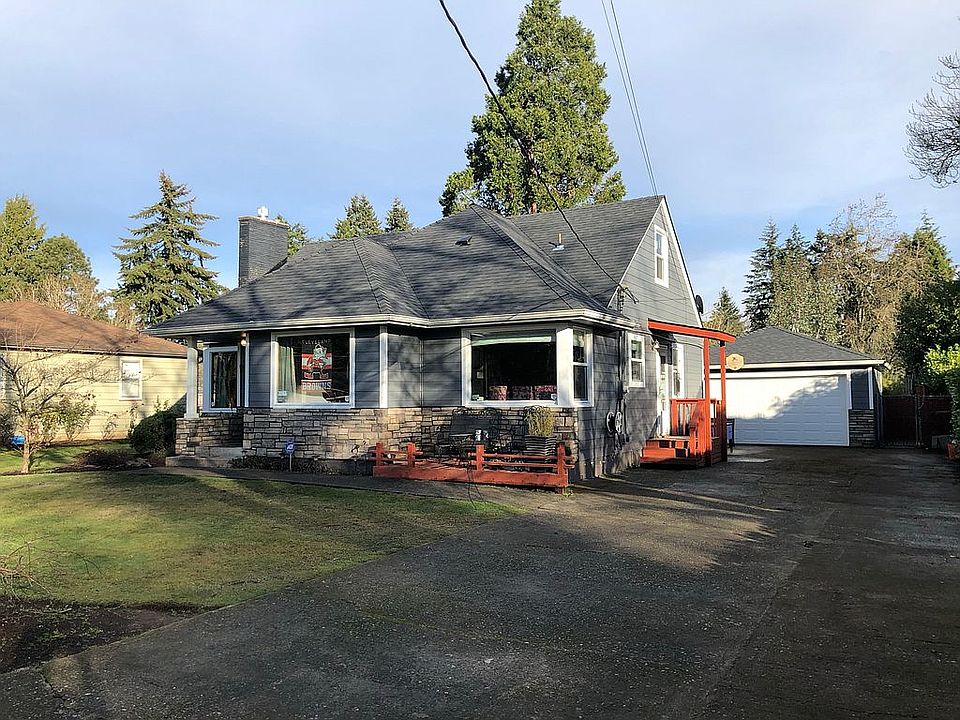 2nd image of 706 NE 114th Ave