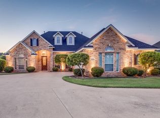 670 Brookglen Ct, Waxahachie, TX 75165