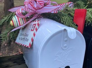 78 Hoxie Ave, Charlestown, RI 02813