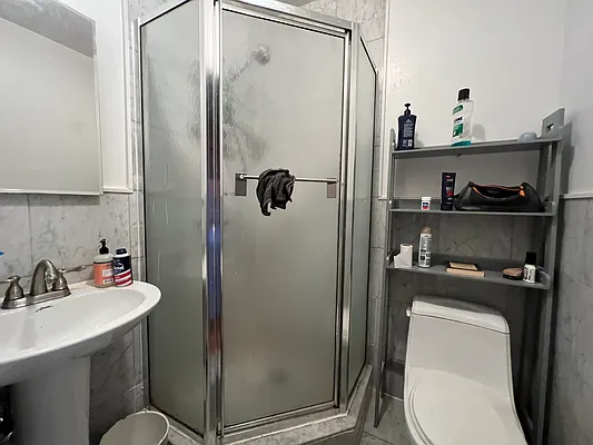 Rented by AZ REALTY NYC LLC | media 14