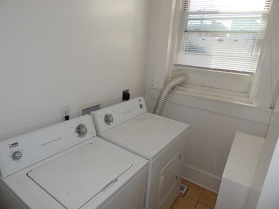5th image of 921 Westover Ave APT 1