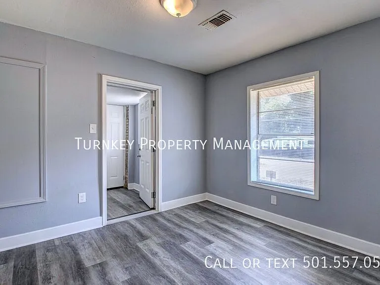 1502 Sycamore St #B — Photo 6
