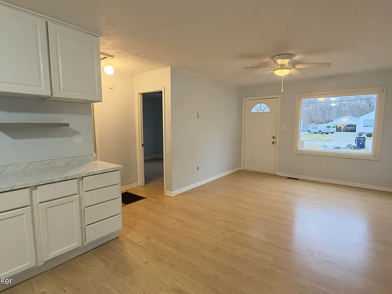 4203 Searcy Ln — Photo 3