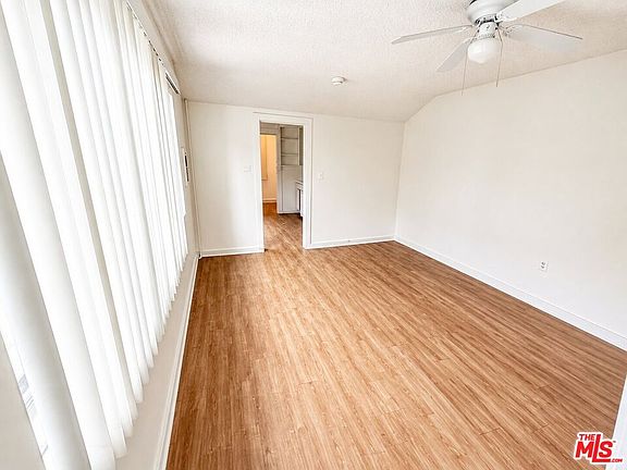 2nd image of 1238 W Adams Blvd APT 6