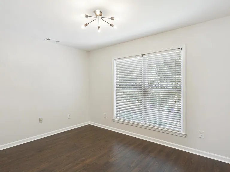 1579 Liberty Ave SE — Photo 14