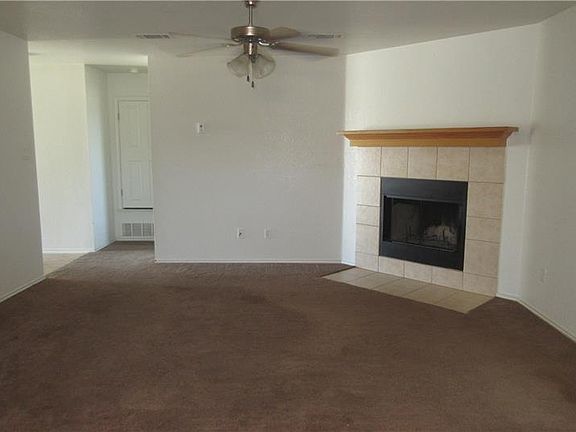 4th image of 604 Redbud Dr