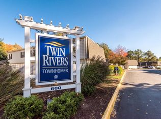 600 Winston Churchill Dr #17A, Hopewell, VA 23860