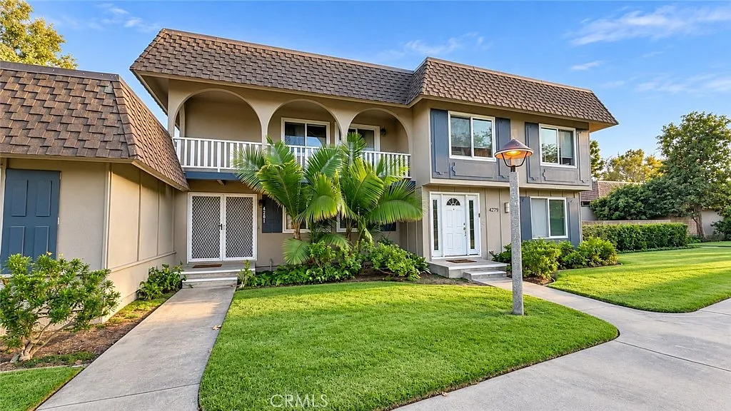 3 bed, 2.5 bath, 1426 sqft, $3,950 — Photo 1