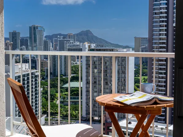 400 Hobron Ln, Honolulu, HI