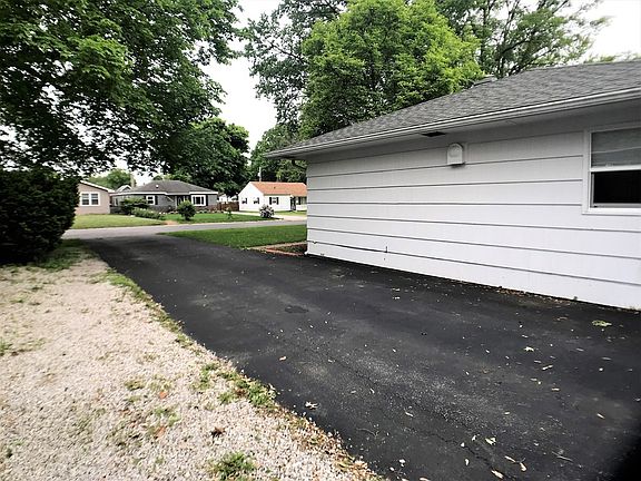 3rd image of 507 W Woodlawn Ave
