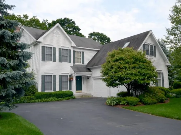 4 Wilton Hunt Rd, Wilton, CT 06897