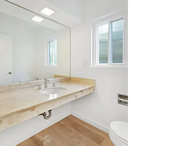 3101 N Beachwood Dr — Photo 15