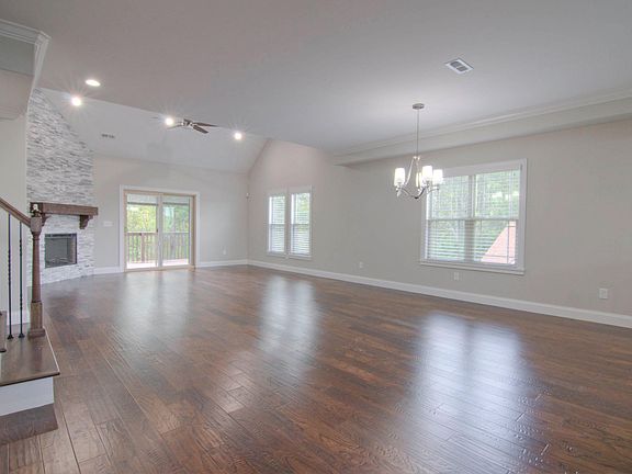 3rd image of 6021 Stratford Park Blvd