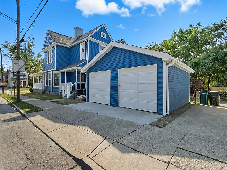 1820 Hewitt Ave — Photo 73