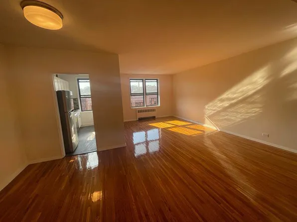 675 Academy Street image 1 of 9