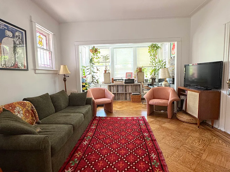 60-31 Gates Ave #1F