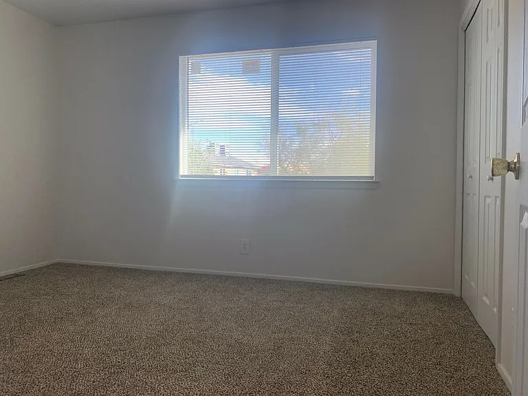 12120 Candelaria Rd NE — Photo 15
