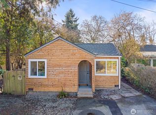 2311 N 88th St, Seattle, WA 98103