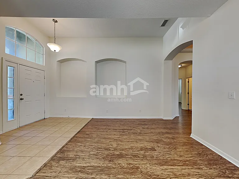 8638 Sandy Plains Dr — Photo 5