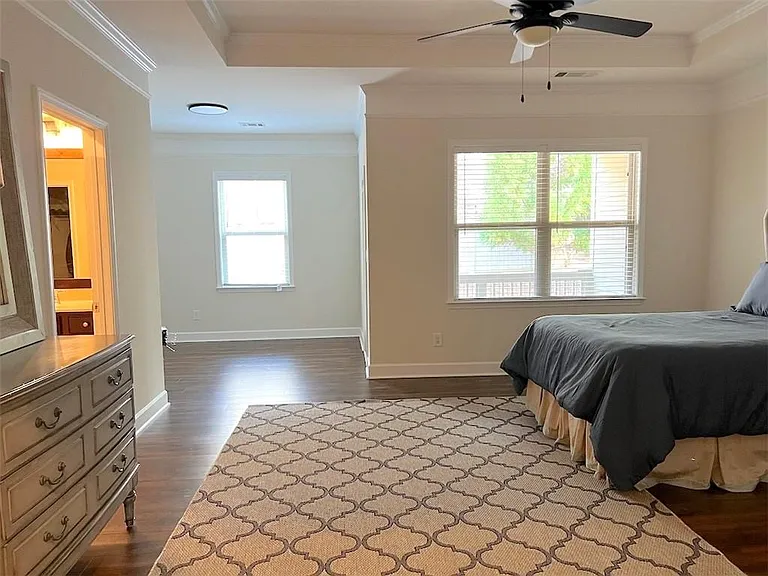 5527 Parkerton Ln — Photo 13