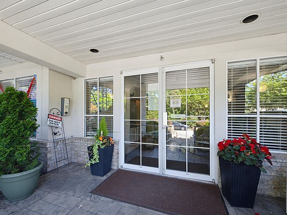 3rd image of 15290 18th Ave #306