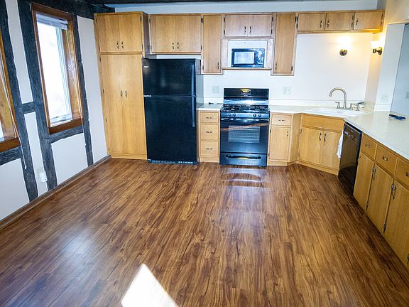 Roomy kitchen with all appliances included