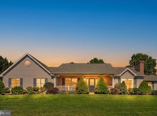 1408 W Maple St, Valley View, PA 17983