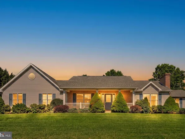 1408 W Maple St, Valley View, PA 17983