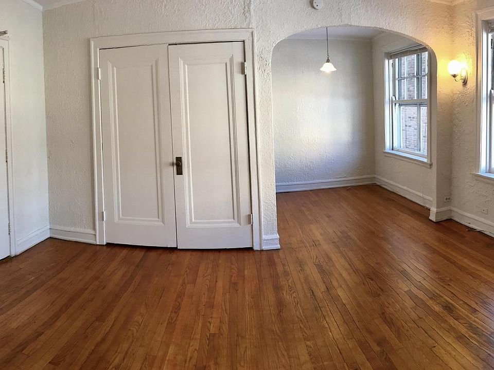 1st image of 5727 N Winthrop Ave APT 409