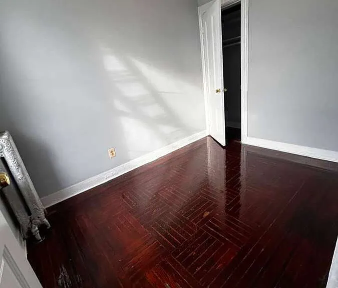 138 Hawthorne Ave — Photo 3