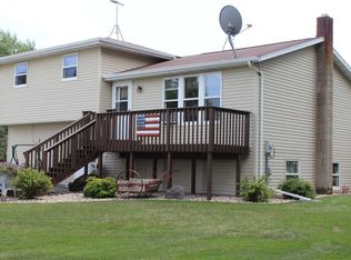 W10663 Sasse Rd, New London, WI 54961