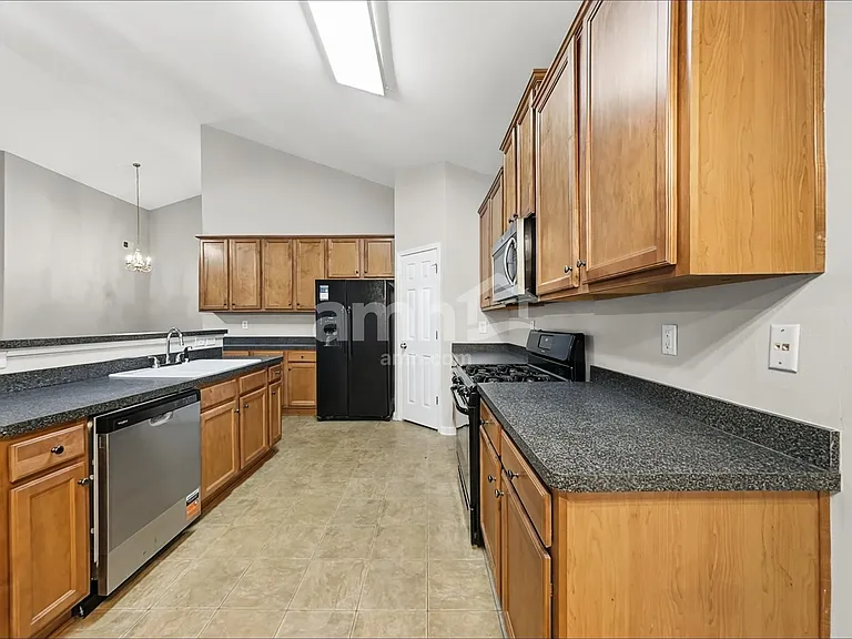 5243 Centennial Hill Dr NW — Photo 4