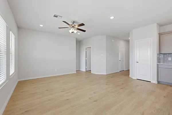 1201 Watkins Way — Photo 5