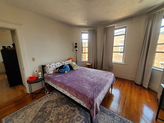 3rd image of 11 Scottfield Rd APT 2