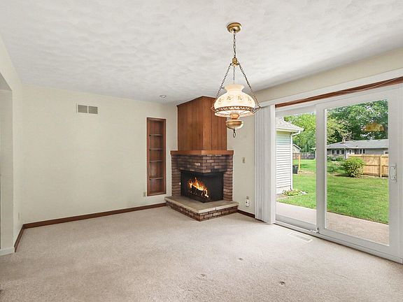 4th image of 8198 N 37th St