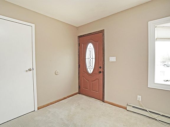3rd image of 1020 Stanwood Dr