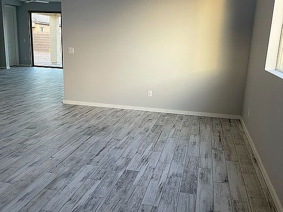 4th image of 8505 N 172nd Ln