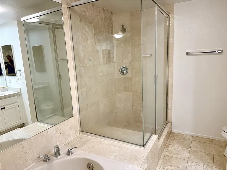 1630 S Bentley Ave #103 — Photo 27